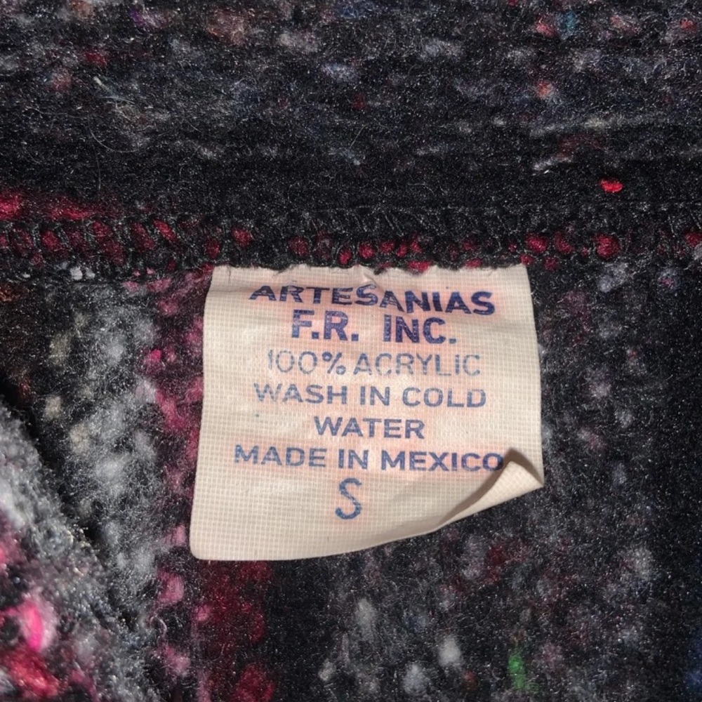 Sweater - Picture 4 of 4